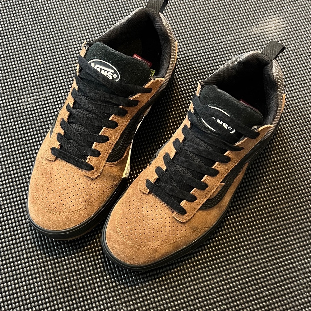 Vans Brown Suede Zion VR3